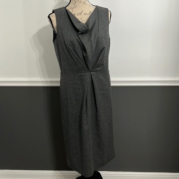 Talbots Dresses & Skirts - Talbots 6 Wool Dress Tall In Gray zipper on the back